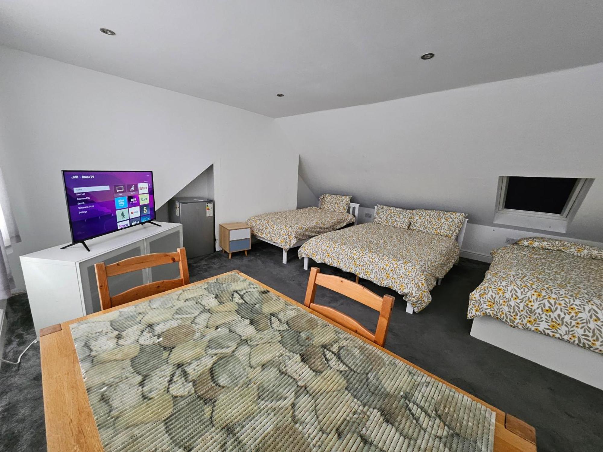 Snoozeden Westmead, Windsor Apartment Exterior photo